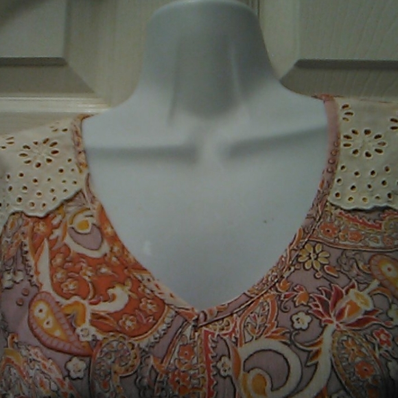 Chenault Petite Top (S) - Picture 3 of 7